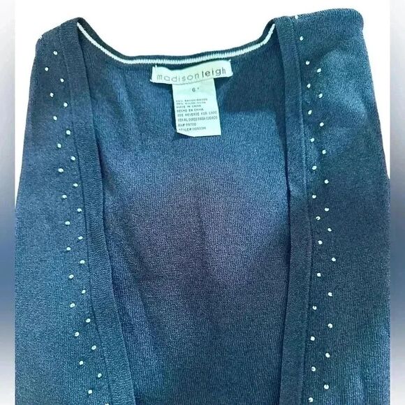 Delicate crop cardigan by Madison Leigh. Navy with beading sleeve & lapel - Picture 7 of 9